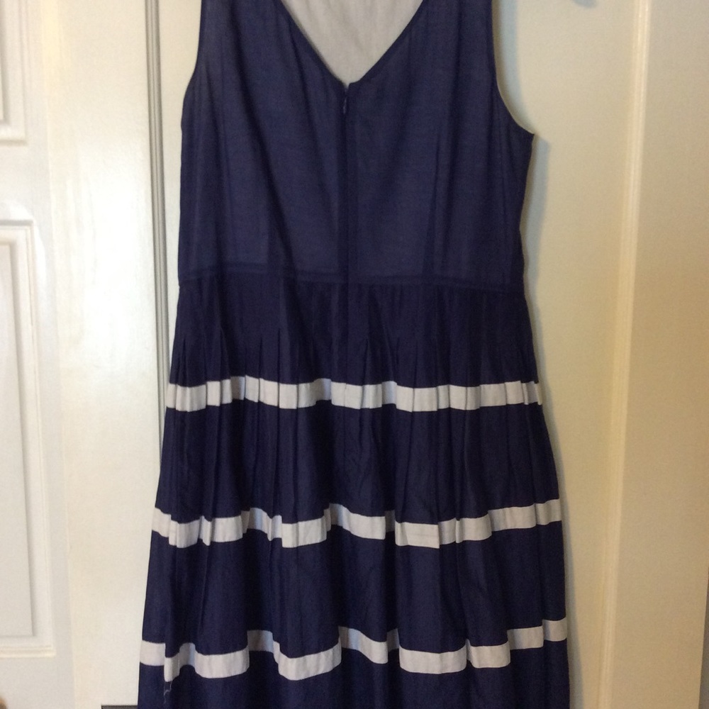 Dress - Picture 2 of 5